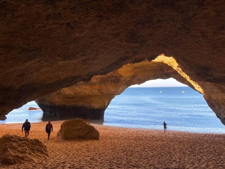 Benagil Express Kayak Tour: Get inside the beautiful Benagil cave! The most famous natural attraction of the golden Algarve coast, the Benagil sea cave is a sight to be seen. The only way to get in there is by water, and a guided kayak tour is the best choice!